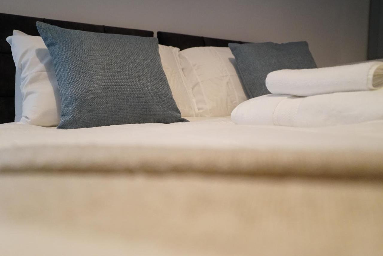 1 & 2 Bed Apartments - Desborough, Kettering, Cosy, Parking, Family, Wifi Luaran gambar