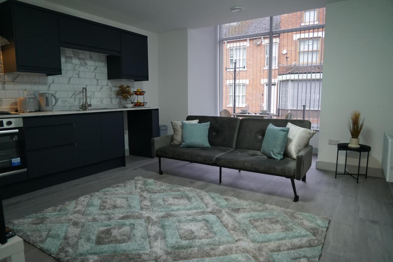 1 & 2 Bed Apartments - Desborough, Kettering, Cosy, Parking, Family, Wifi Luaran gambar