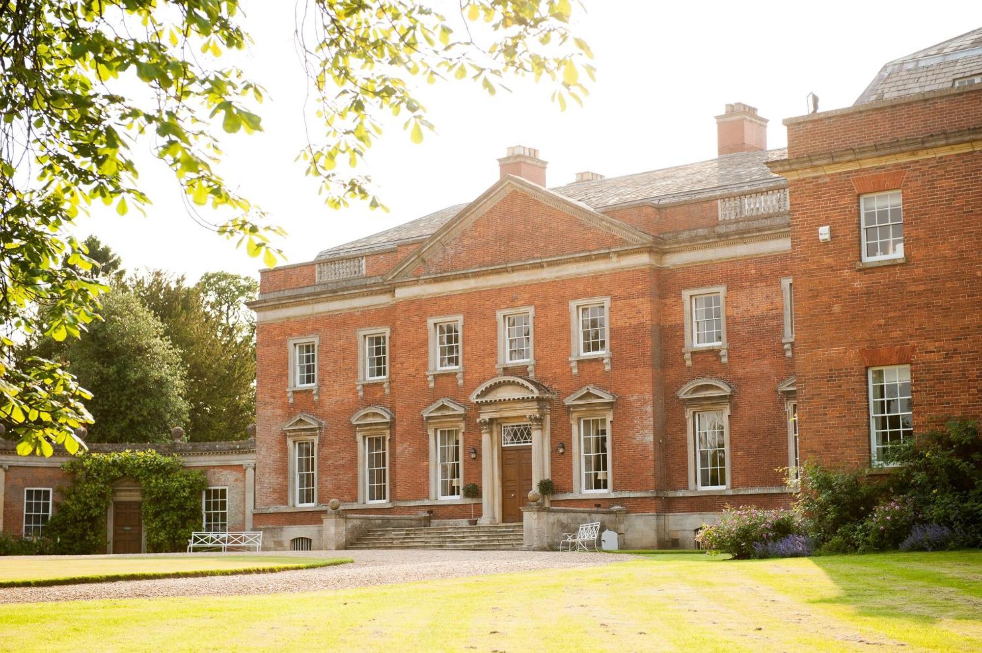 1 & 2 Bed Apartments - Desborough, Kettering, Cosy, Parking, Family, Wifi Luaran gambar