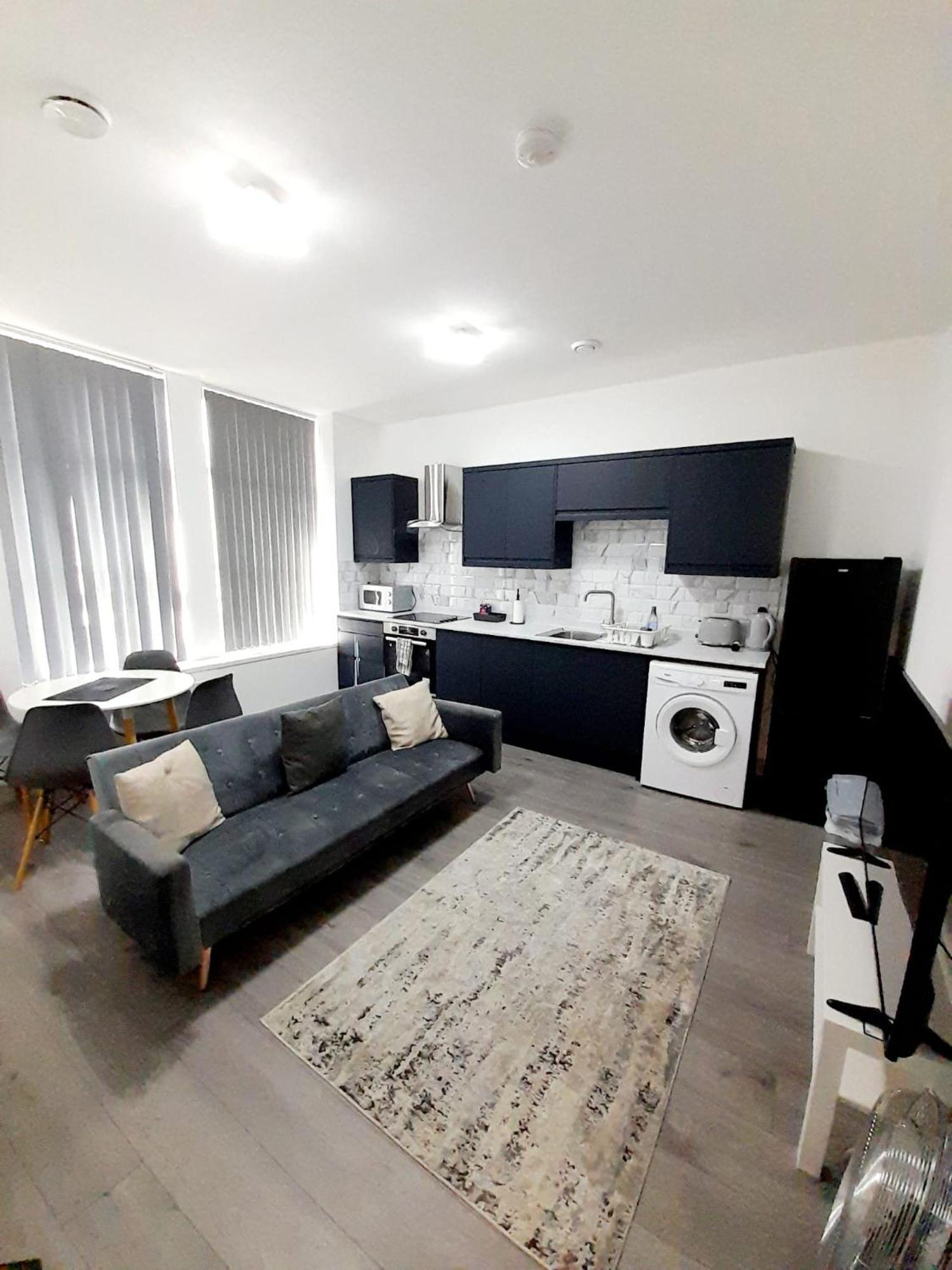 1 & 2 Bed Apartments - Desborough, Kettering, Cosy, Parking, Family, Wifi Luaran gambar